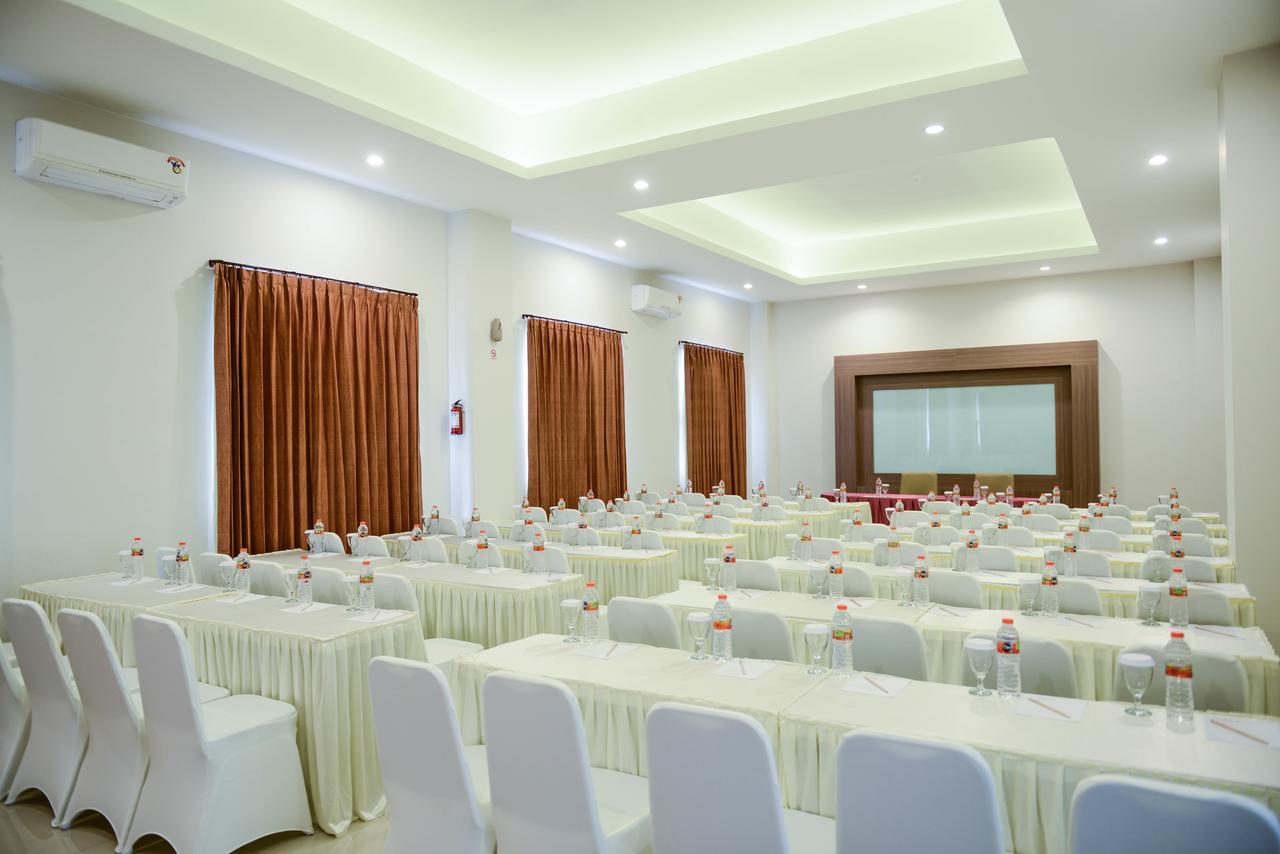 Midtown Xpress Sampit - Kalimantan Tengah Exterior foto